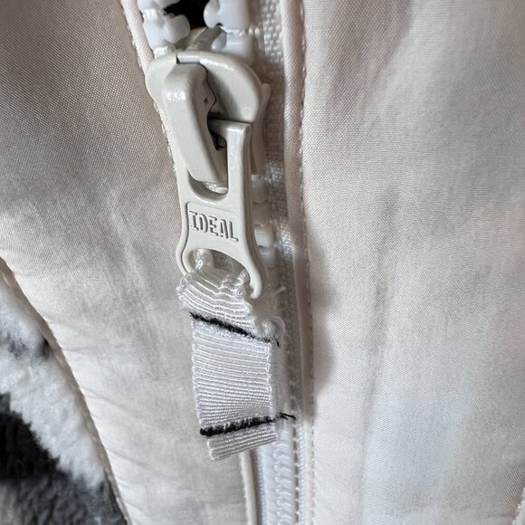 T by Talbots Jacket Womens SZ MP Black and White Merry Plaid Cozy Sherpa Outdoor - Picture 7 of 14